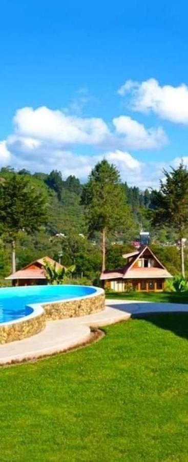 Hassinger Ranch Cabanas Oxapampa Luaran gambar