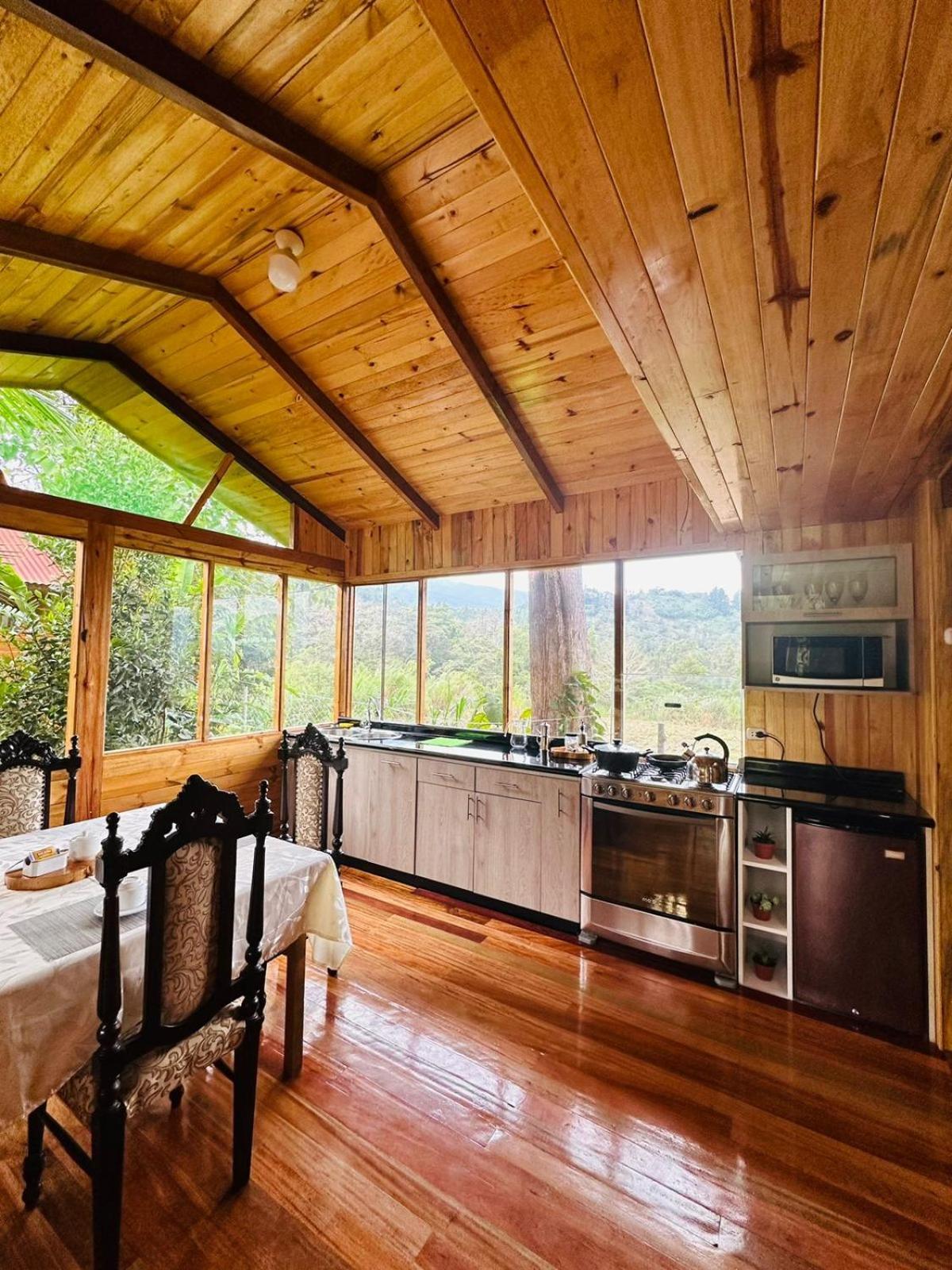 Hassinger Ranch Cabanas Oxapampa Luaran gambar