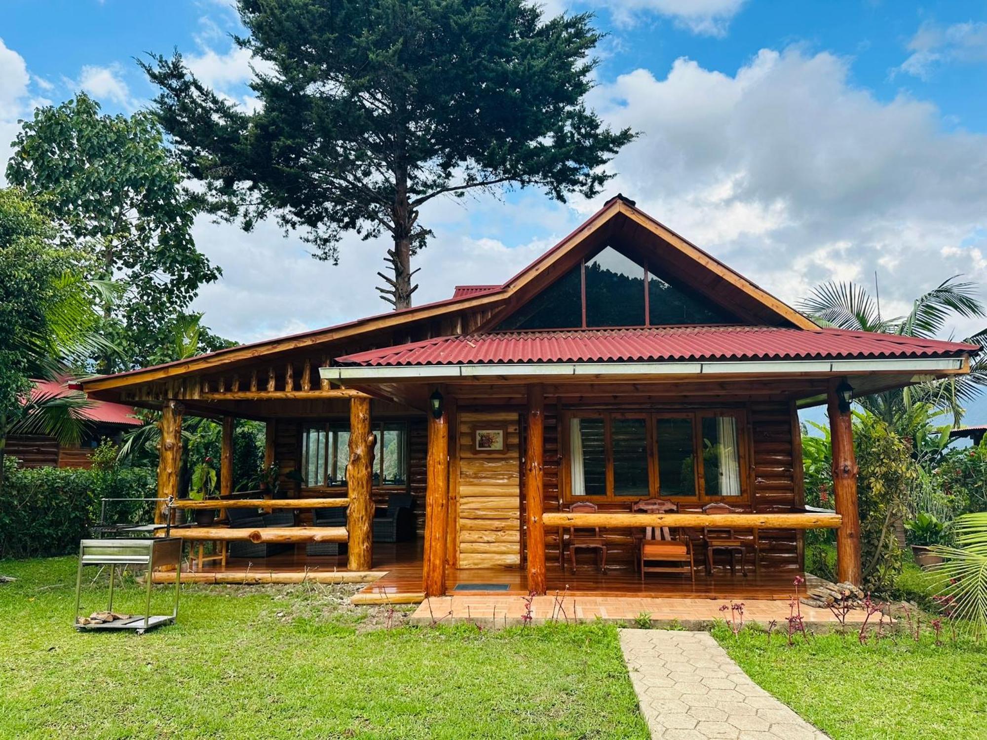 Hassinger Ranch Cabanas Oxapampa Luaran gambar