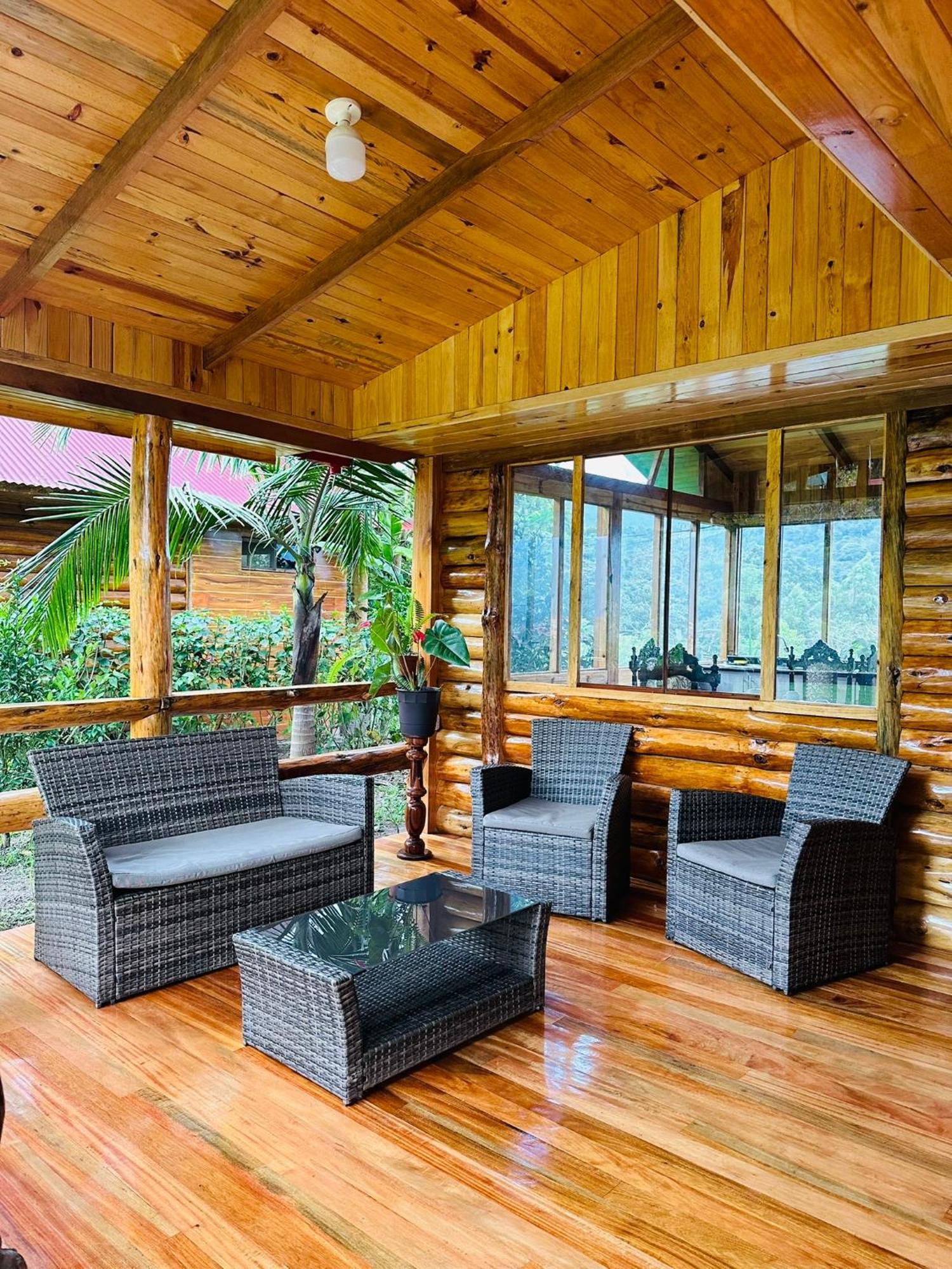 Hassinger Ranch Cabanas Oxapampa Luaran gambar