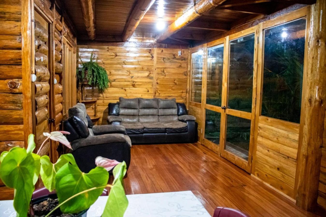 Hassinger Ranch Cabanas Oxapampa Bilik gambar