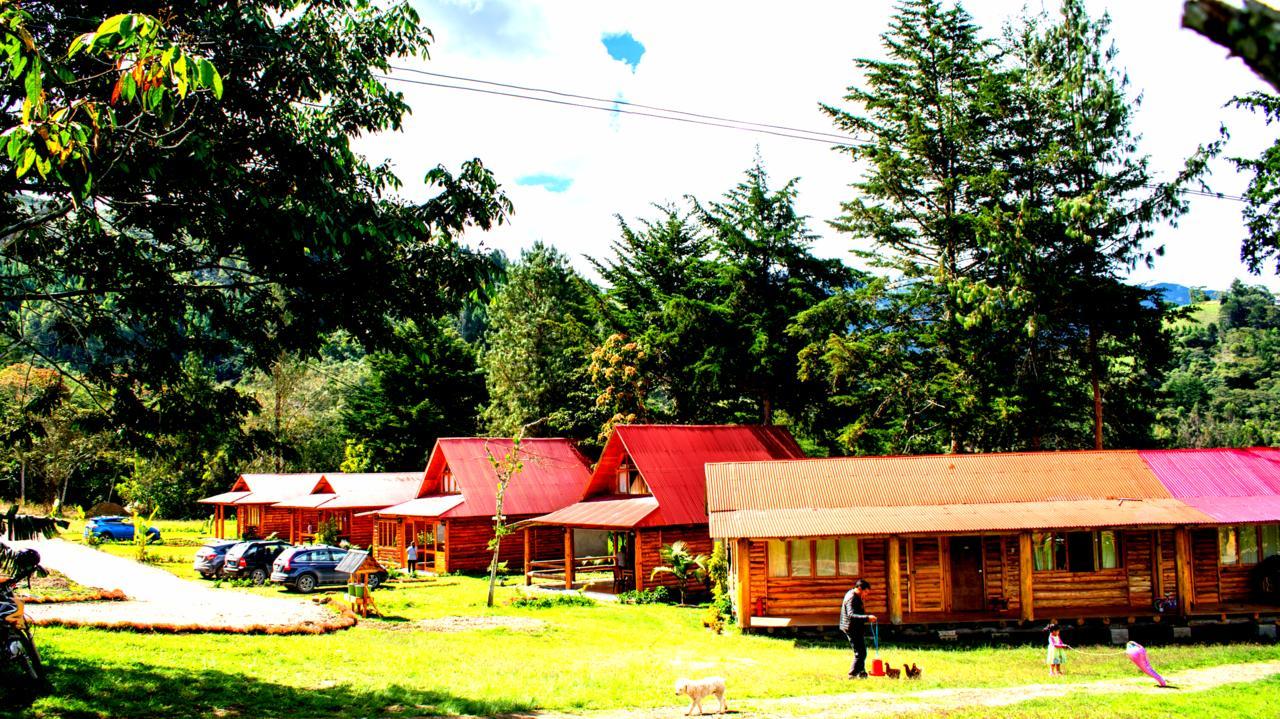 Hassinger Ranch Cabanas Oxapampa Luaran gambar